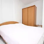 383a